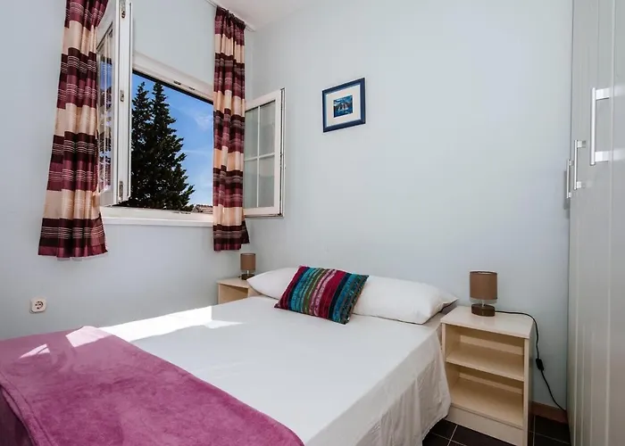Διαμέρισμα In Near Paklenica Park Starigrad Paklenica